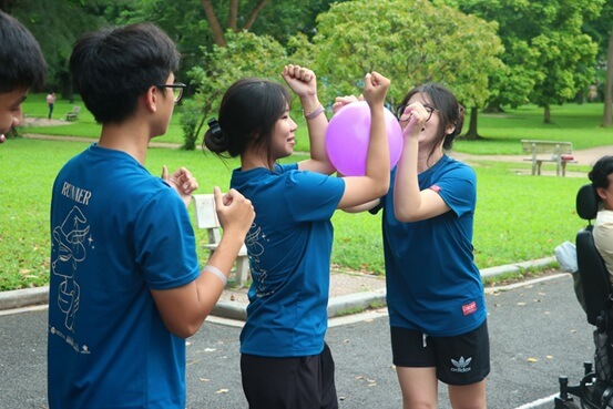 ảnh 3: game “qua cầu linh dương”