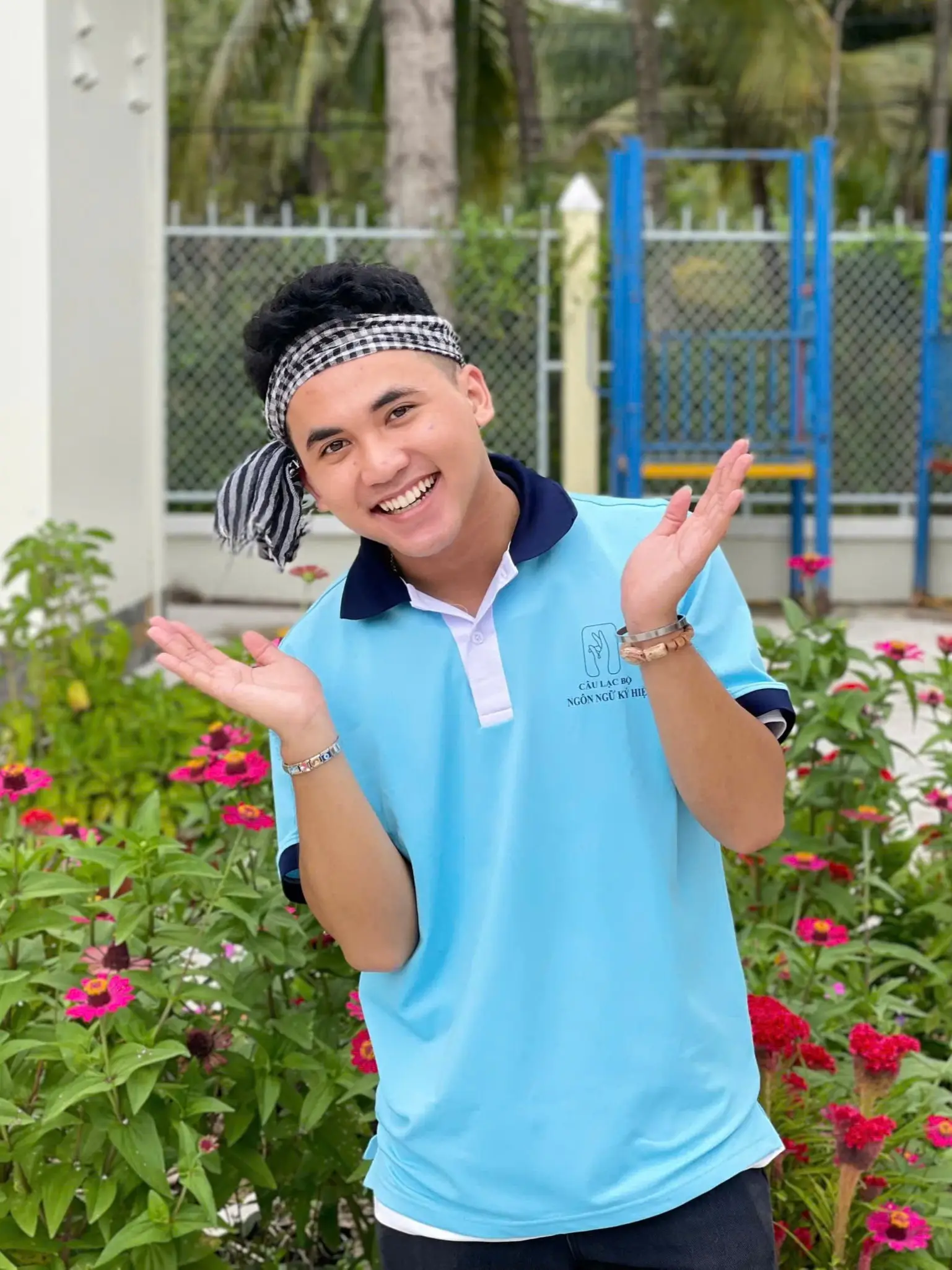 Ảnh 1. Với nụ cười luôn rạng rỡ trên môi, Huỳnh Quốc Nam mang trong mình khát vọng cống hiến và lan tỏa yêu thương đến những mảnh đời kém may mắn trong cuộc sống (Ảnh: NVCC)